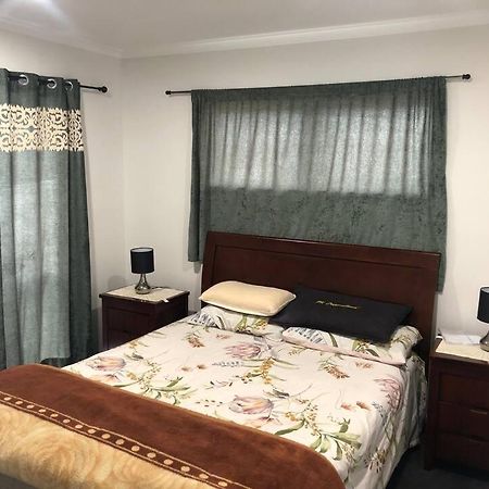 HelvetiaStand Alone Family House - Pukekoheアパートメント エクステリア 写真